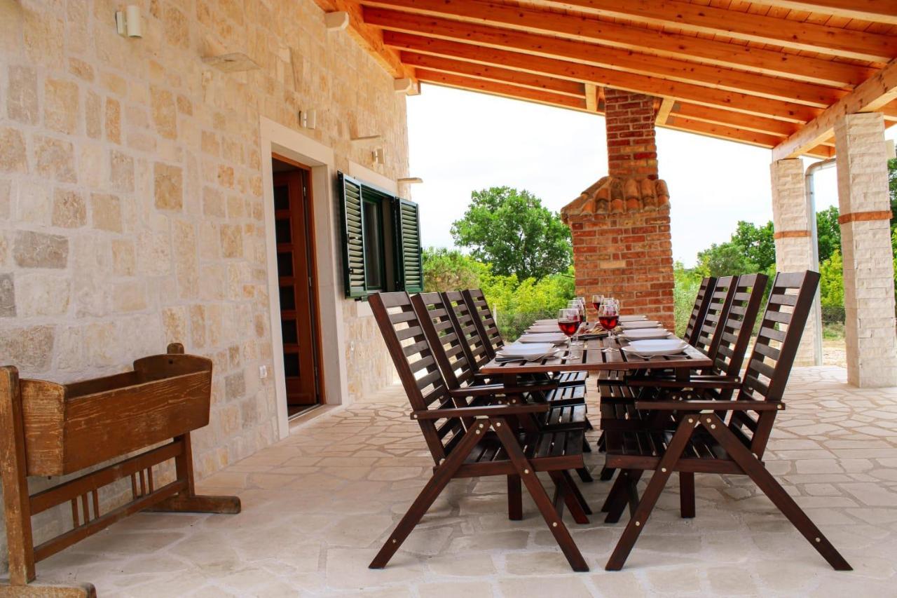 Villa Stone Pearl With Heated Swimming Pool 圣菲利普雅科夫 外观 照片